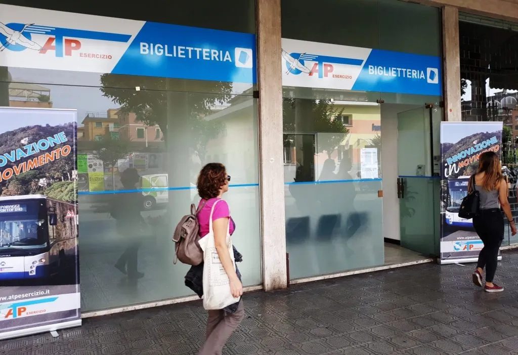 La biglietteria di Chiavari del servizio pubblico integrato Amt e Atp