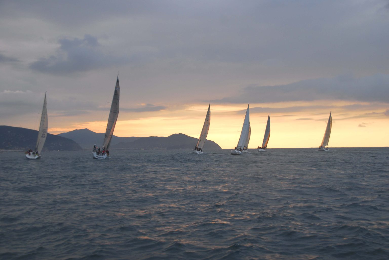 Barche a vela nel mare del Tigullio