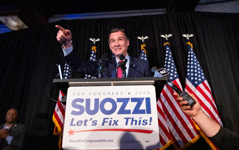 Thomas Suozzi ha vinto le elezioni suppletive nel terzo distretto di New York