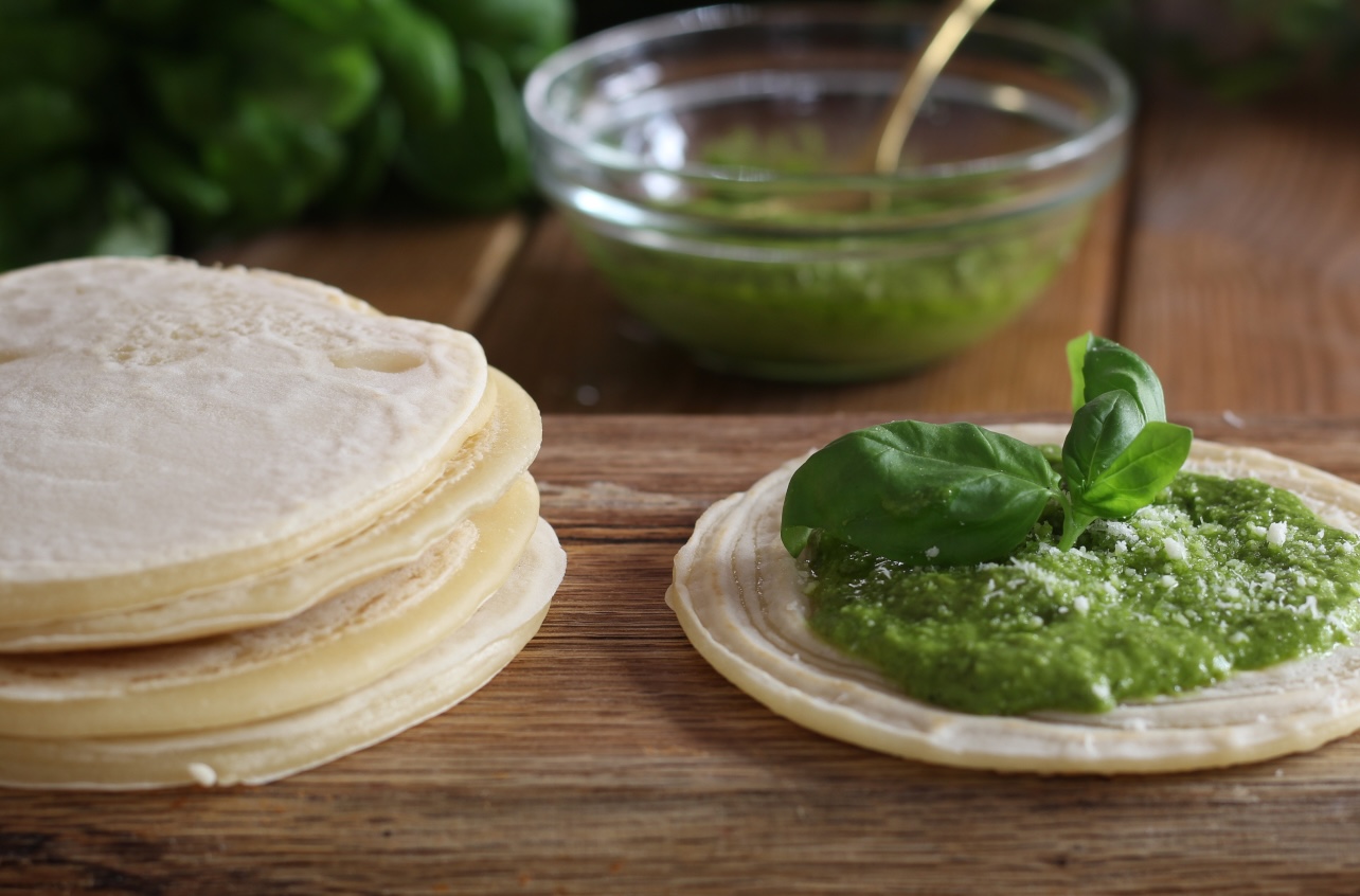 I testaieu con il pesto sono uno dei piatti tradizionali della Liguria