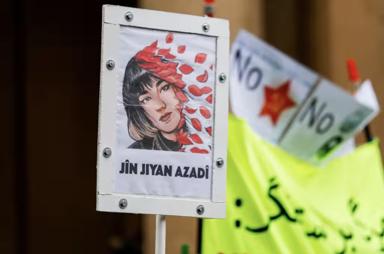Nika Shakarami, la ragazzina iraniana di sedici anni uccisa da tre membri della polizia religiosa