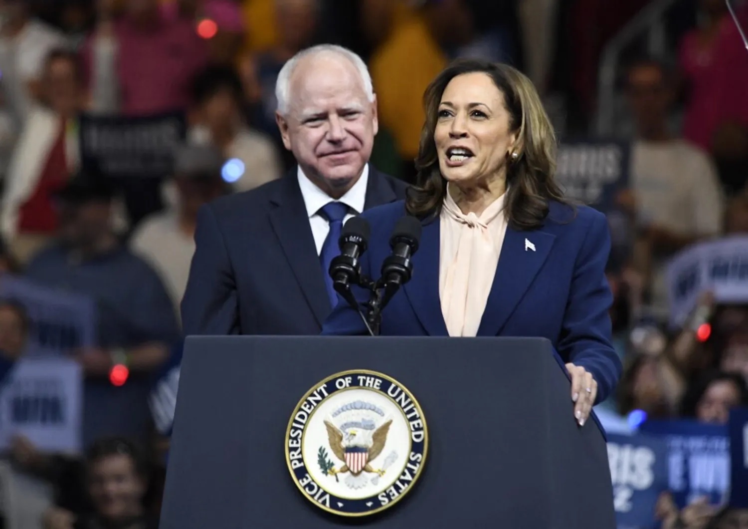 Kamala Harris ha scelto il suo candidato vicepresidente: sarà Tim Walz
