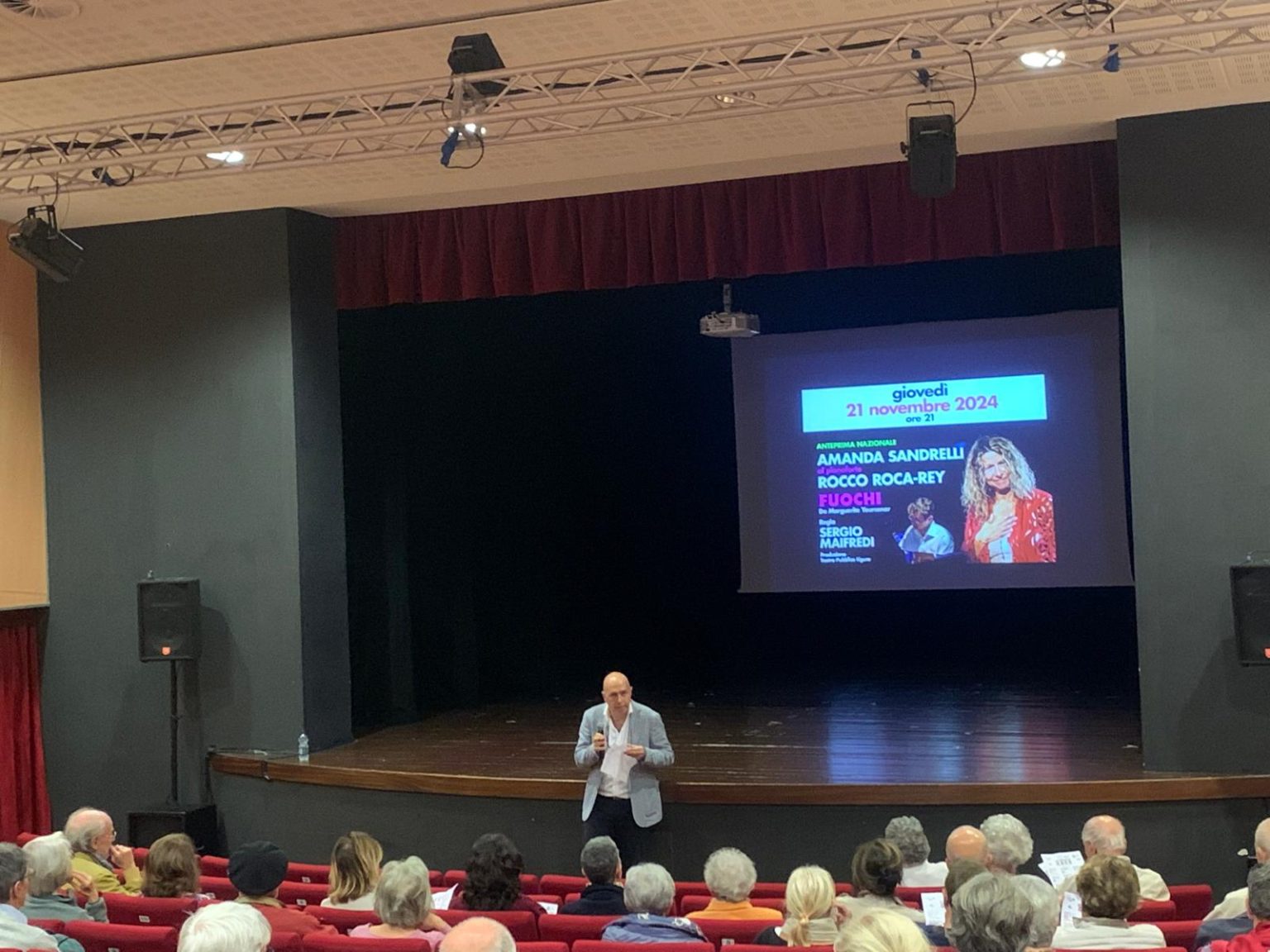 Sergio Maifredi è il fondatore del Teatro Pubblico Ligure che cura la stagione di Sori