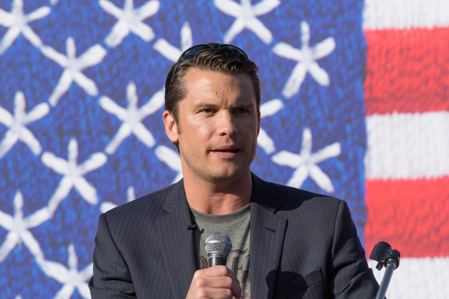 Pete Hegseth è candidato per diventare il responsabile del dipartimento della difesa in Usa