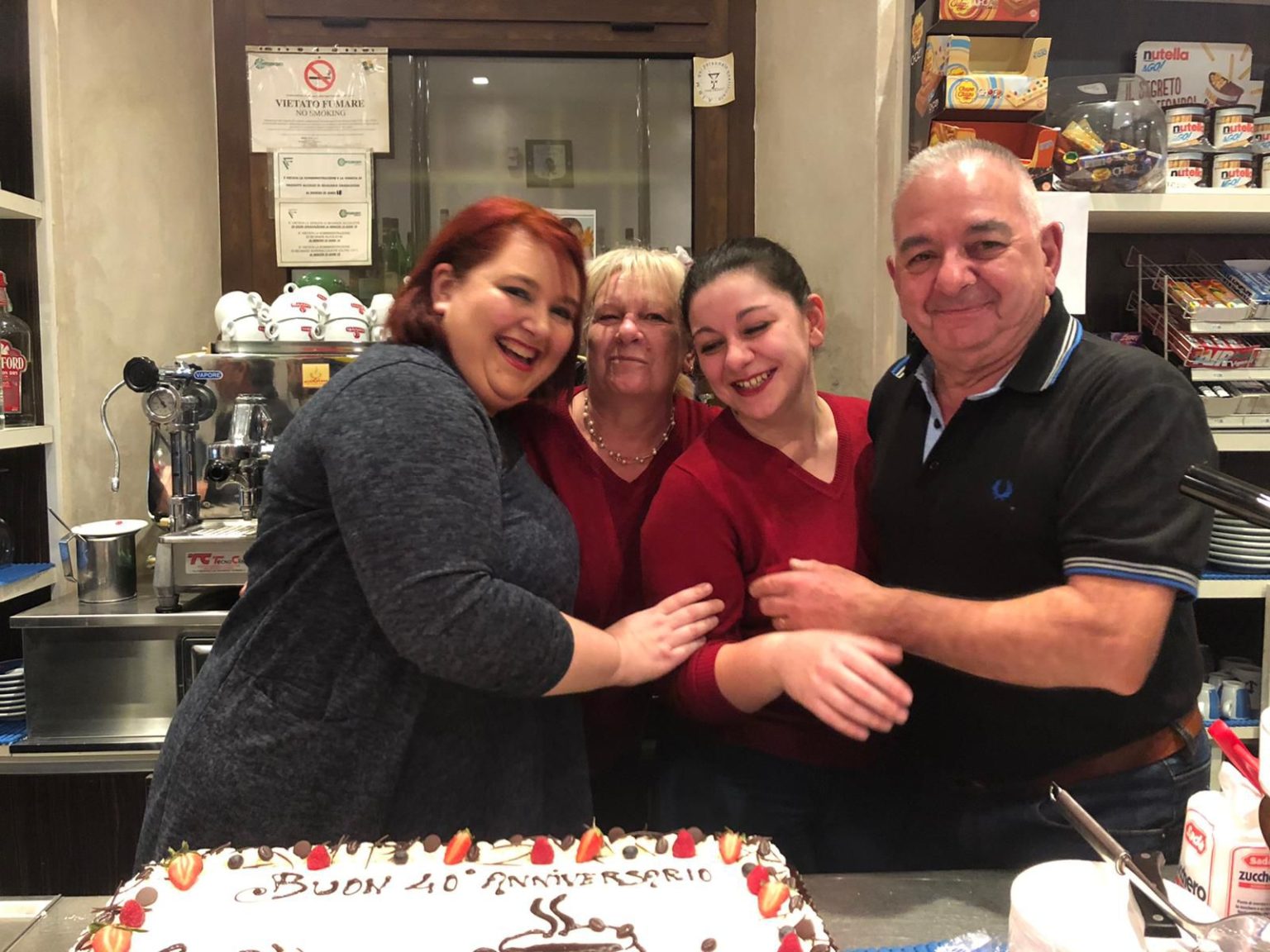 Papà Andreino e mamma Elena sono affiancati dalle due figlie, Roberta e Federica, alla conduzione del Good Bar