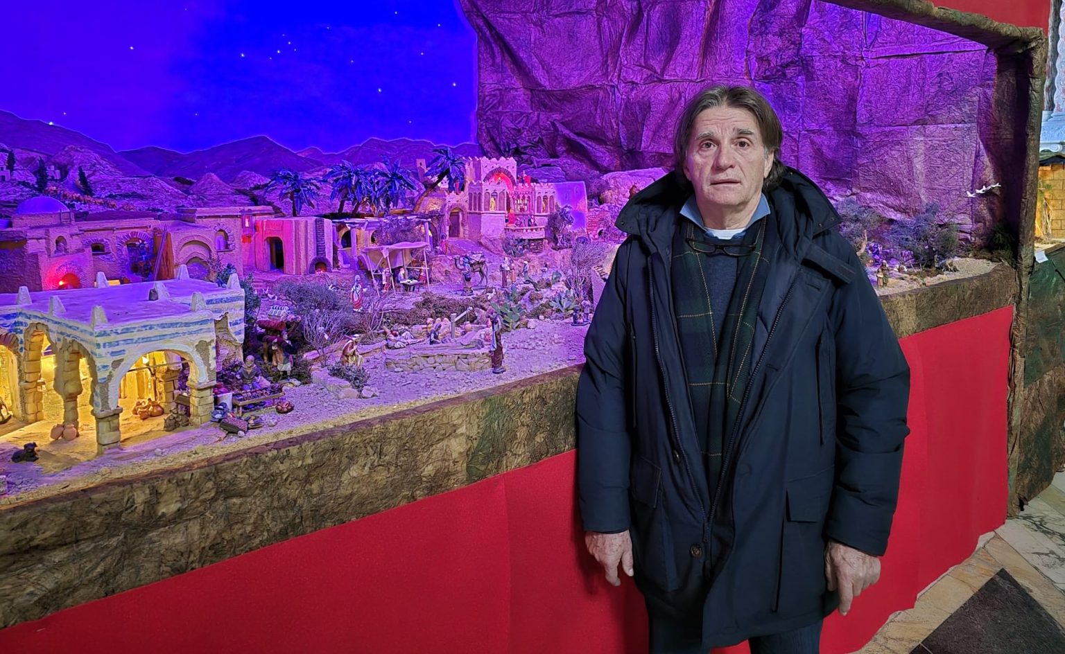 Rinaldo Cappadonna da anni si dedica con impegno e passione alla tradizione del Presepe, che diventa sempre più ampio e bello
