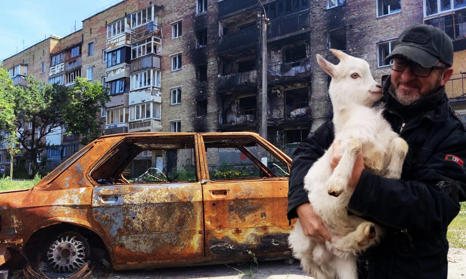 Andrea Cisternino, fotografo che vive a Kiev, dove salva gli animali