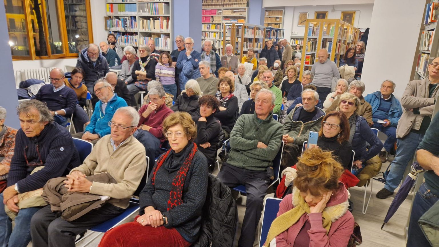 Pubblico delle grandi occasioni a uno degli incontri organizzati dall'Ochin a Camogli