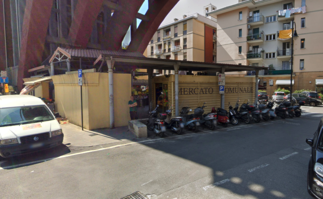 Il mercato comunale di Recco dove un nuovo posto va a bando