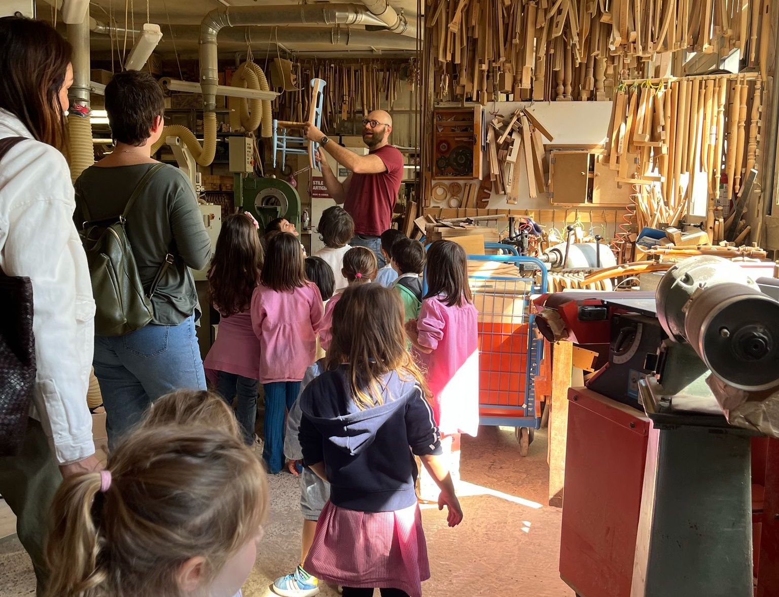 Le bambine e i bambini dell'Asilo infantile di Chiavari impegnati nel progetto ‘Il Cantiere delle Arti’