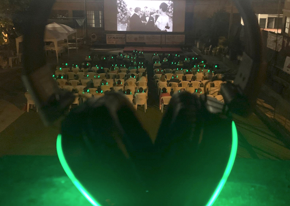 La Bocciofila Corzetto di Camogli torna a ospitare il cinema estivo, ma questa volta con le cuffie