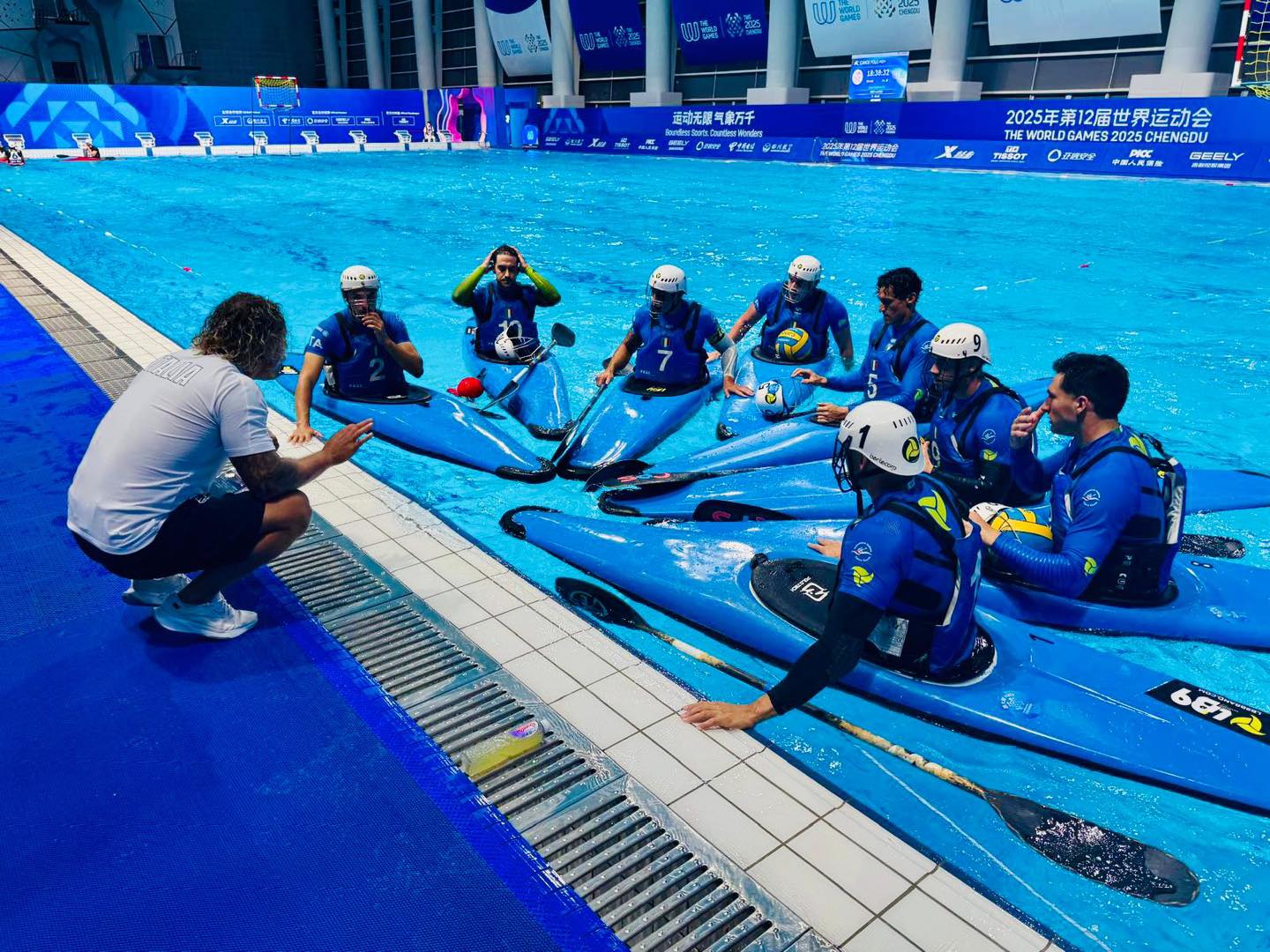 La nazionale italiana di canoa polo allenata dal coach chiavarese Luca Bellini