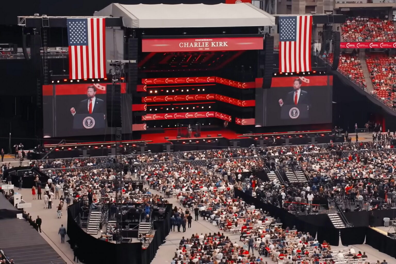 La cerimonia commemorativa di Charlie Kirk che si è svolta nei giorni scorsi
