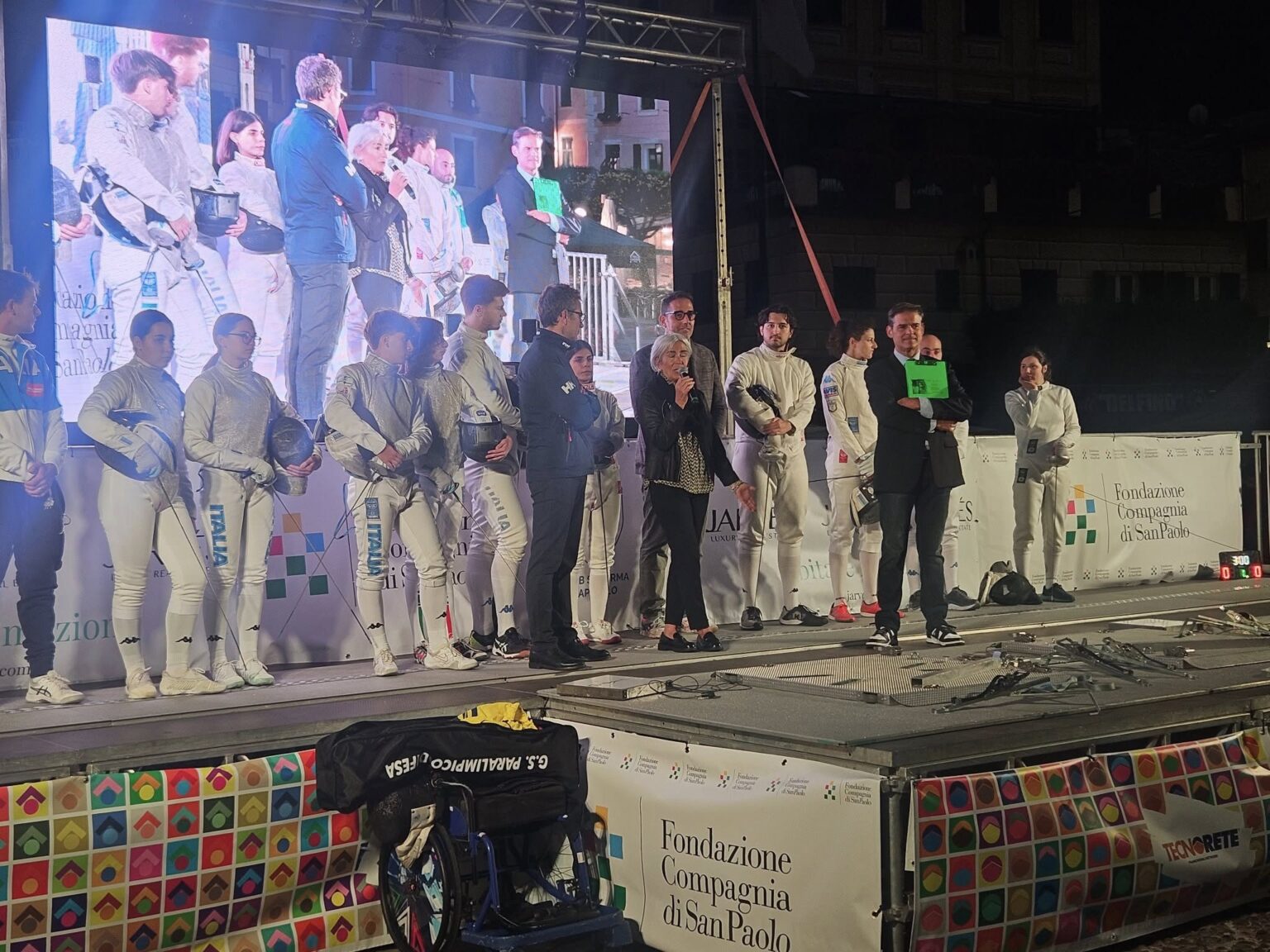 La serata dedicata alla scherma sulla piazzetta di Portofino