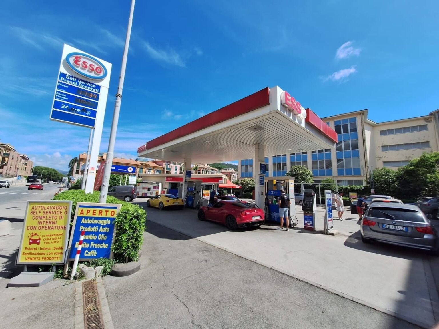 La stazione di servizio di Sestri Levante riaperta di recente