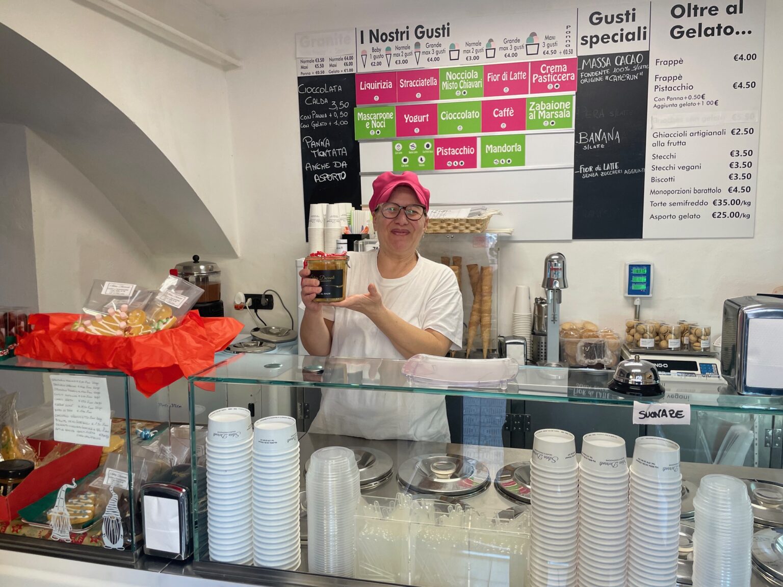 Silvia Duranti nella sua gelateria in corso Millo a Chiavari