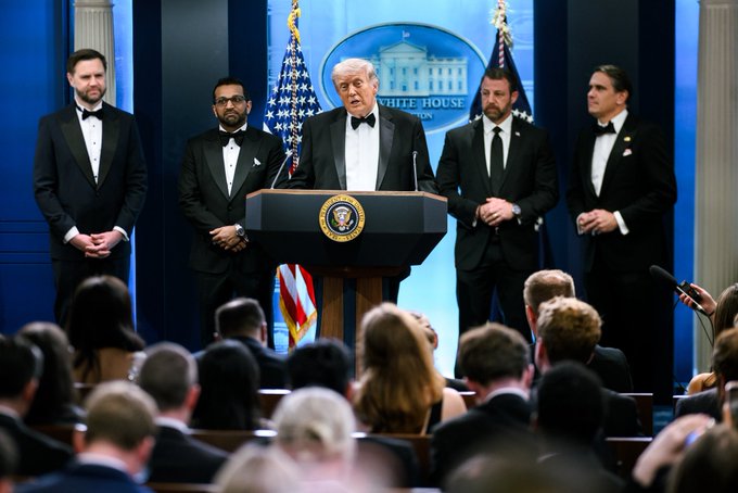 Il presidente Trump parla ai media dopo l'attentato dei giorni scorsi