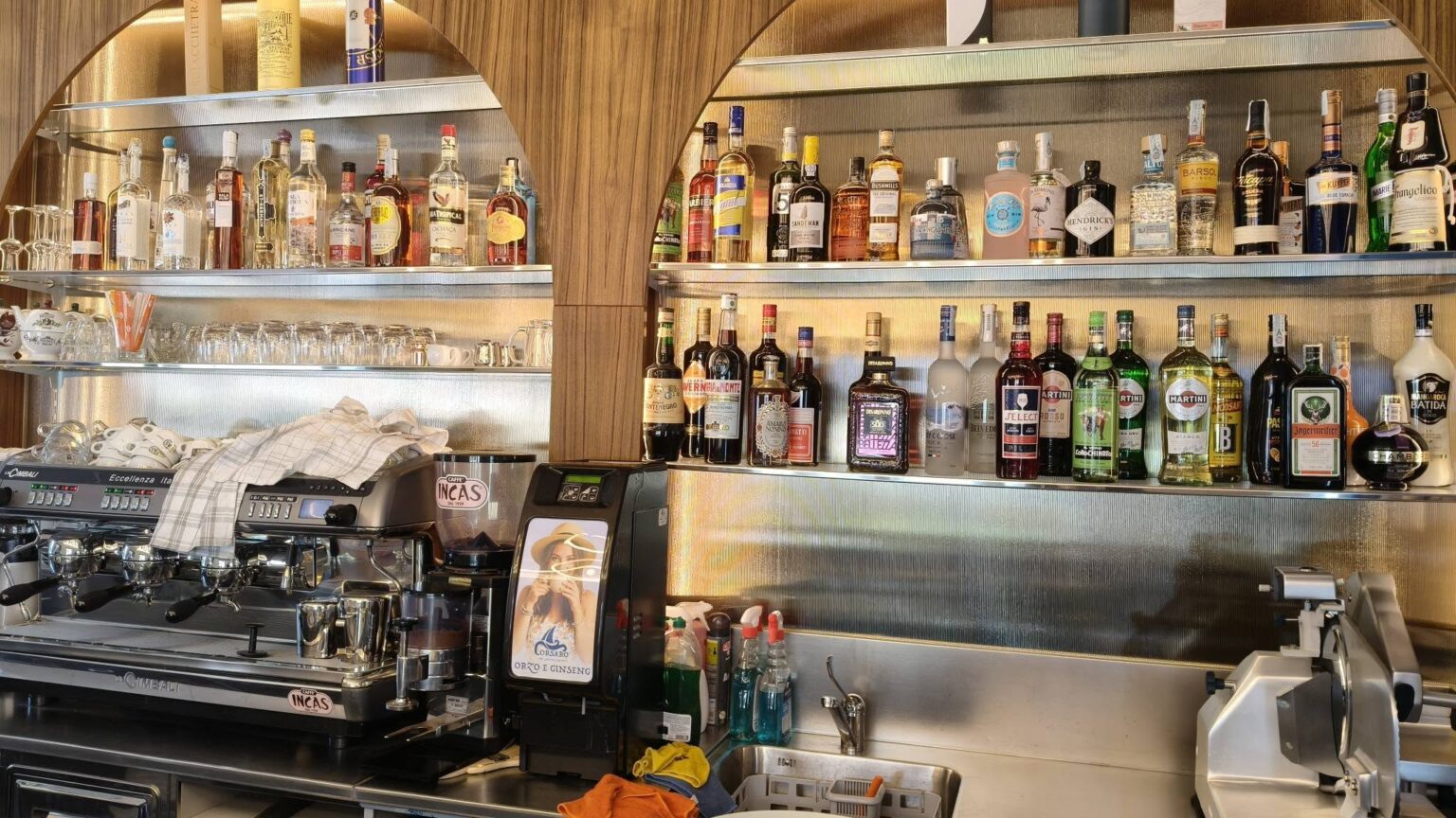 Il Bar Corsaro di Sestri Levante è ripartito nei giorni scorsi con una nuova gestione