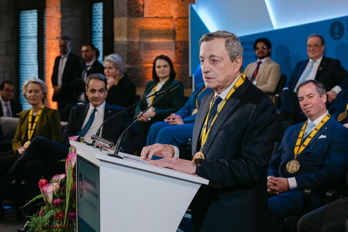 Mario Draghi ha ricevuto nei giorni scorsi il Premio Carlo Magno ad Aquisgrana