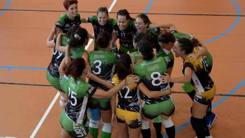 Il Mamanet è una disciplina che unisce elementi della pallavolo e della palla rilanciata