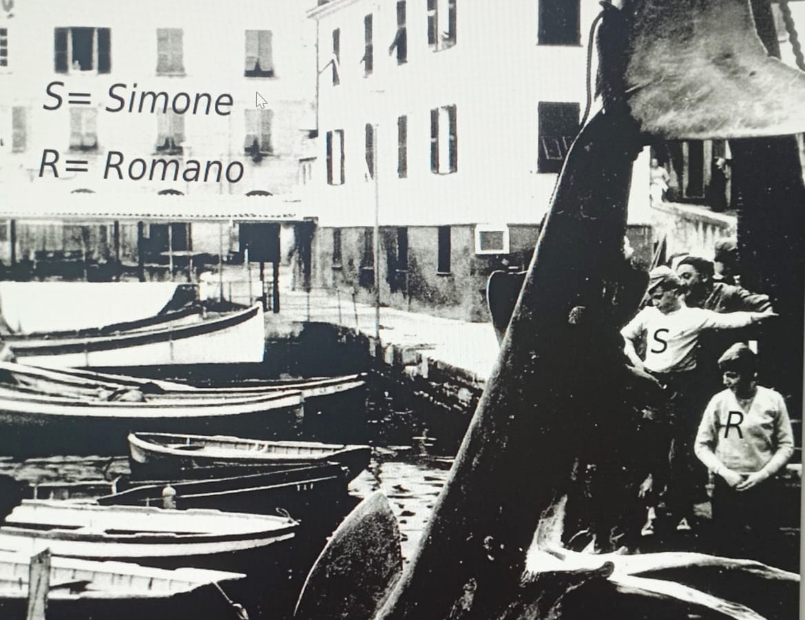 Uno degli scatti della mostra ‘Il giro della tonnara in 60 scatti’ allestita a Camogli